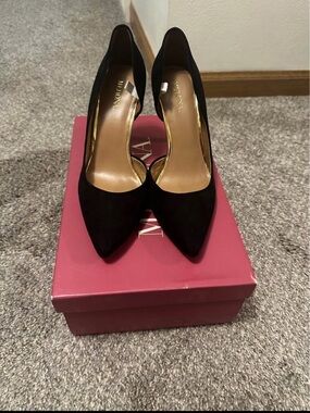 Black Pointed-Toe Suede Pumps